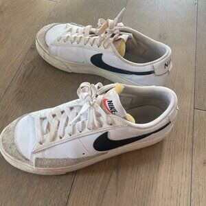 Nike Blazer Sneakers